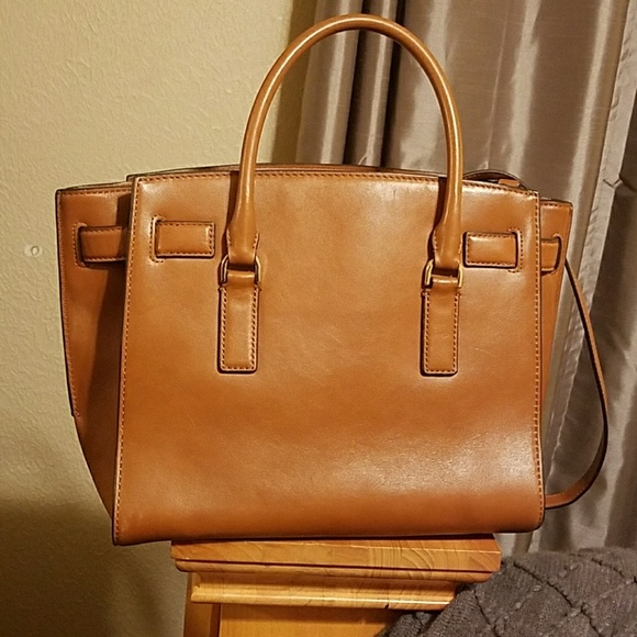SOLD!!!!Michael kors travelor - Picture 2 of 4